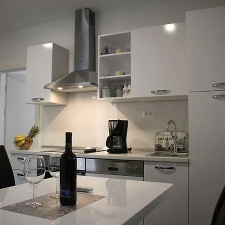 Apartment Apartments Holiday Baska Voda