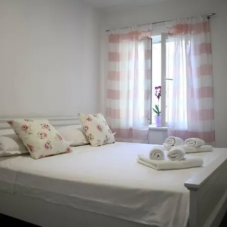 Apartments Holiday Baska Voda Apartament