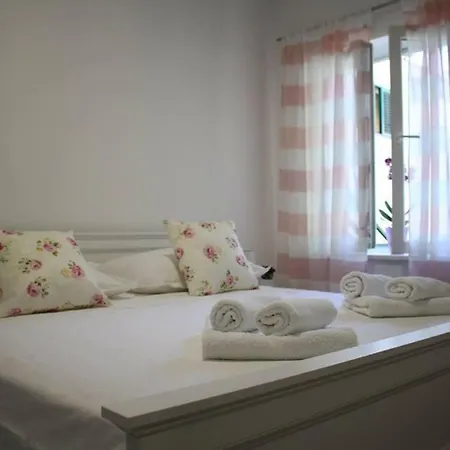 Apartments Holiday Baska Voda * Baska Voda