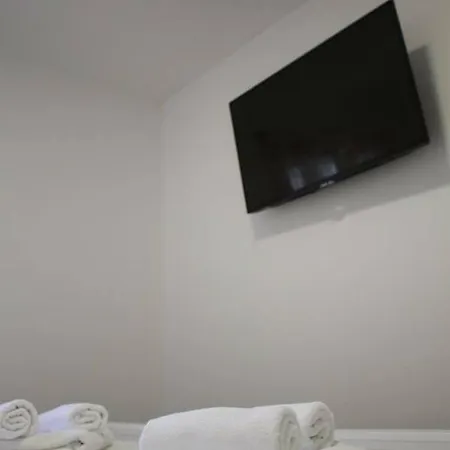 Apartments Holiday Baska Voda *