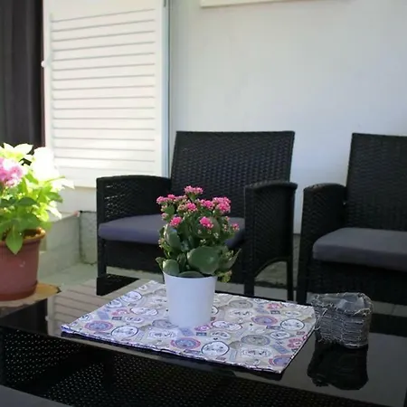Apartment Apartments Holiday Baska Voda