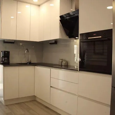 Apartments Holiday Baska Voda *