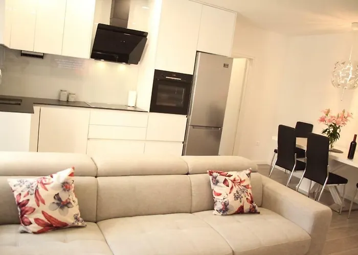 Apartments Holiday Baska Voda Baška Voda