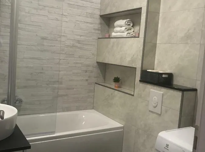 Apartments Holiday Baska Voda *